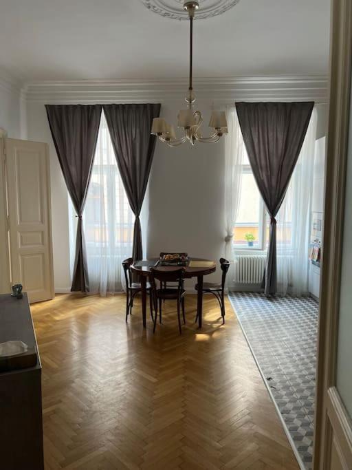 Beautiful Condo At The Old Town 布拉迪斯拉发 外观 照片