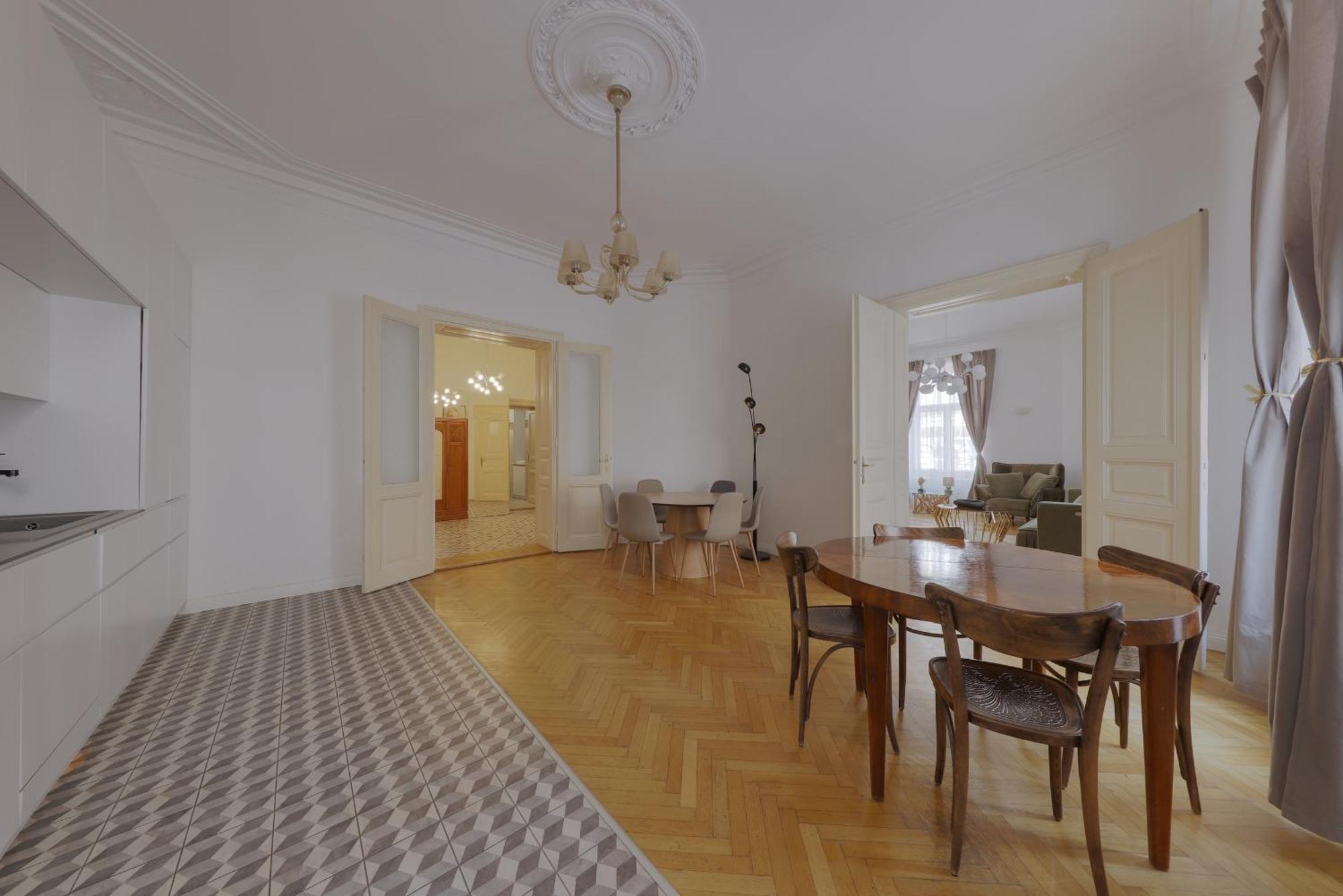 Beautiful Condo At The Old Town 布拉迪斯拉发 外观 照片